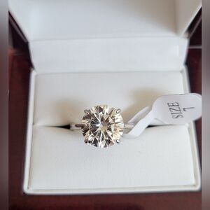 New Certified 4ct moissanite  ring